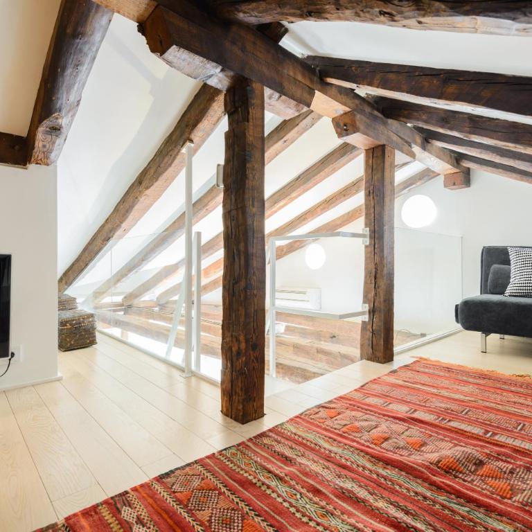 Reina Sofía - Buhardilas con encanto, AC - Penthouse Apartment - 4