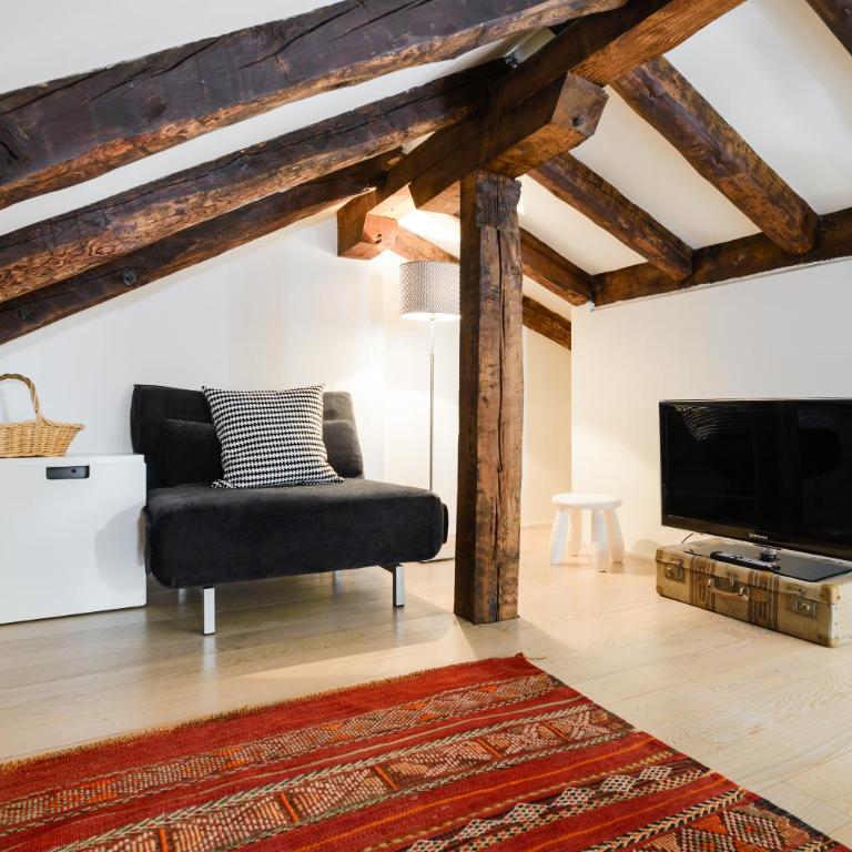 Reina Sofía - Buhardilas con encanto, AC - Penthouse Apartment - 16
