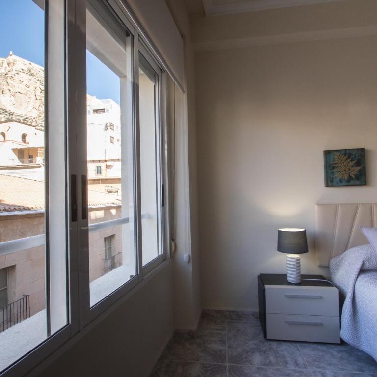 Alicante Sea View Downtown Comfort - Apartment - 17