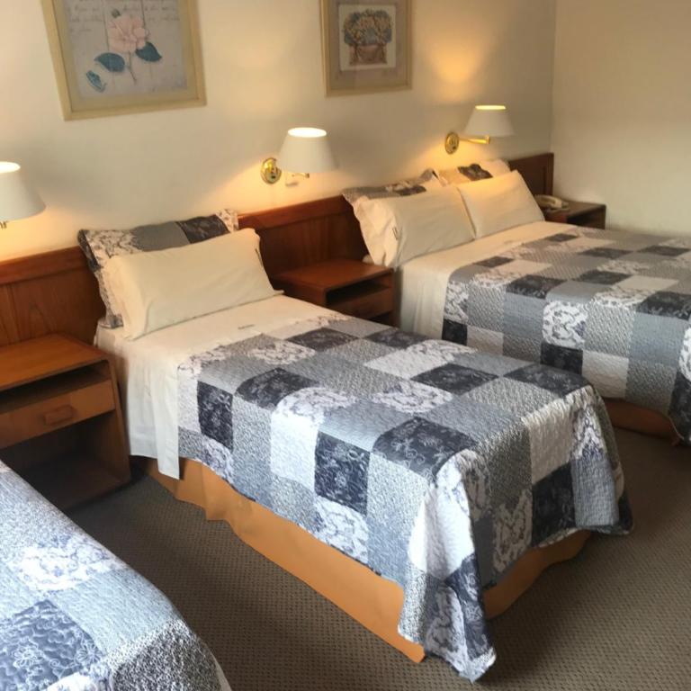 Onais Hotel - Quadruple Room with Side Beach View - 9