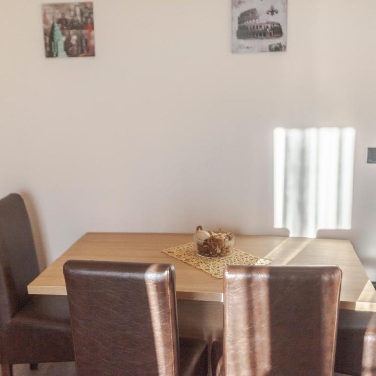 Snow Oasis Kopaonik - Apartment with Mountain View - 11