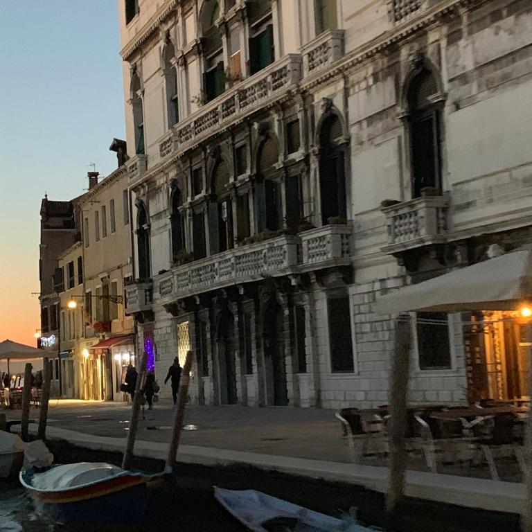 Venice Royal Exclusive For you - Deluxe Two-Bedroom Apartment with Garden View - 9