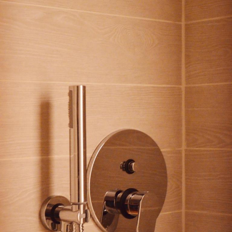 Punto8 - Camera Matrimoniale con Bagno Privato - 6