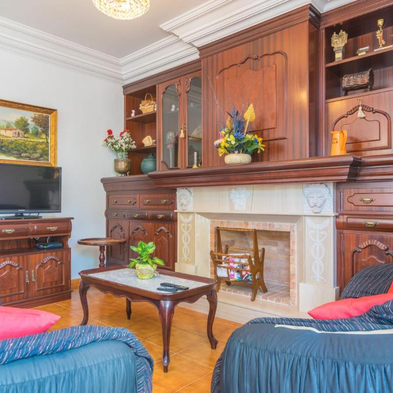 Los Geranios - Five-Bedroom Chalet - 7
