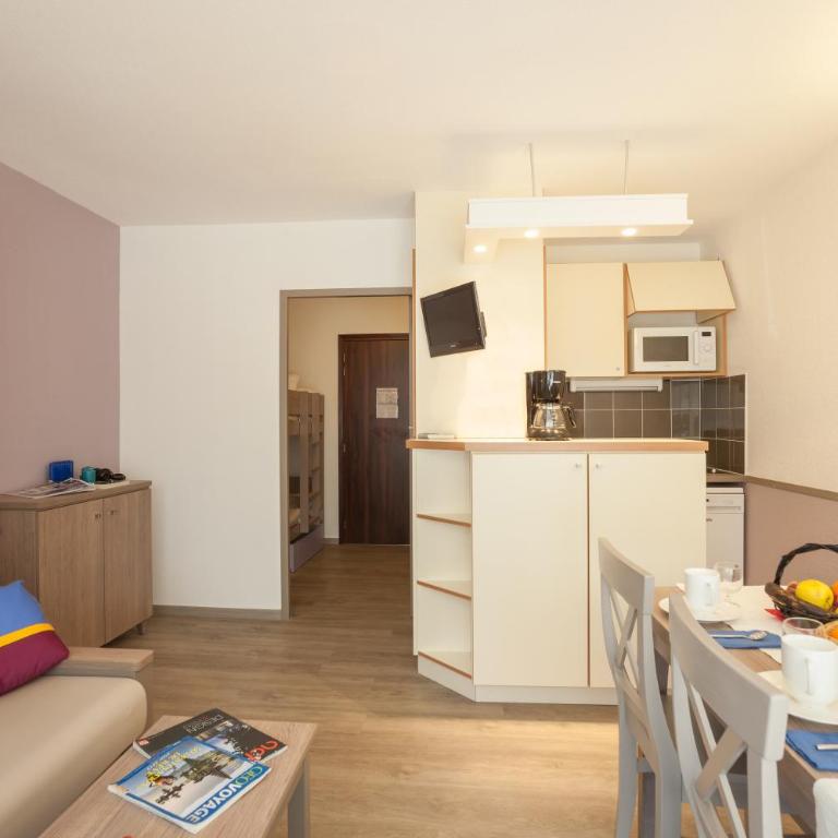 Résidence Pierre & Vacances Les Platanes - Studio avec Alcôve et Terrasse ou Balcon (4 Personnes) - 7