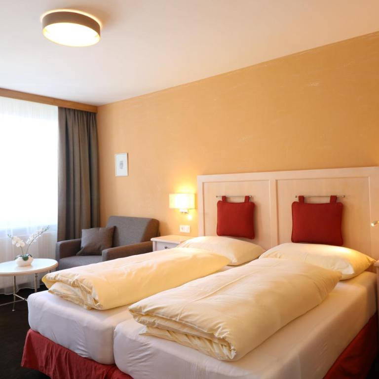Hotel Bräu - Doppelzimmer Sonnblick mit Balkon - 2