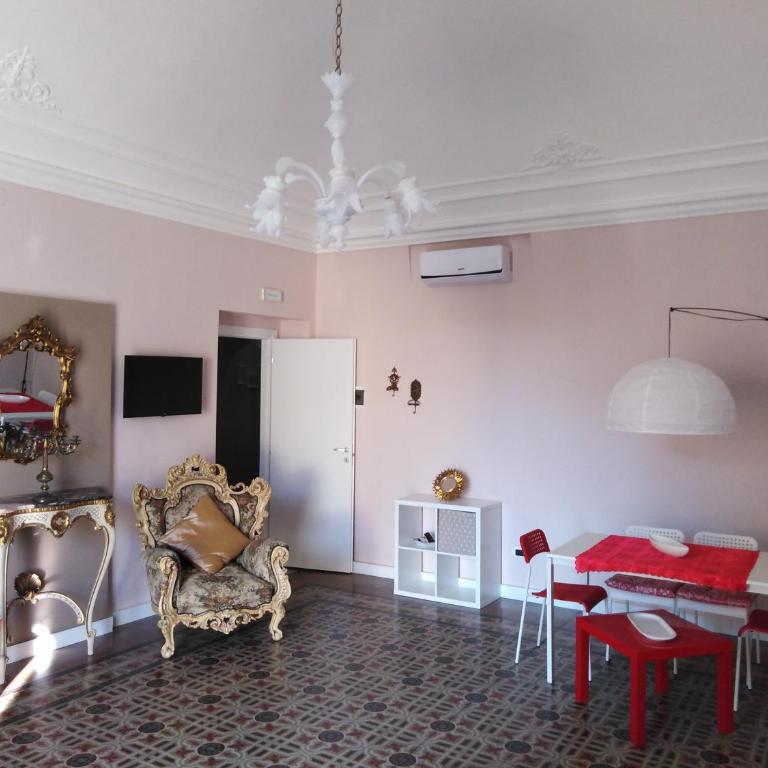 Manzoni Suite Home - Two-Bedroom Apartment with Balcony - 18
