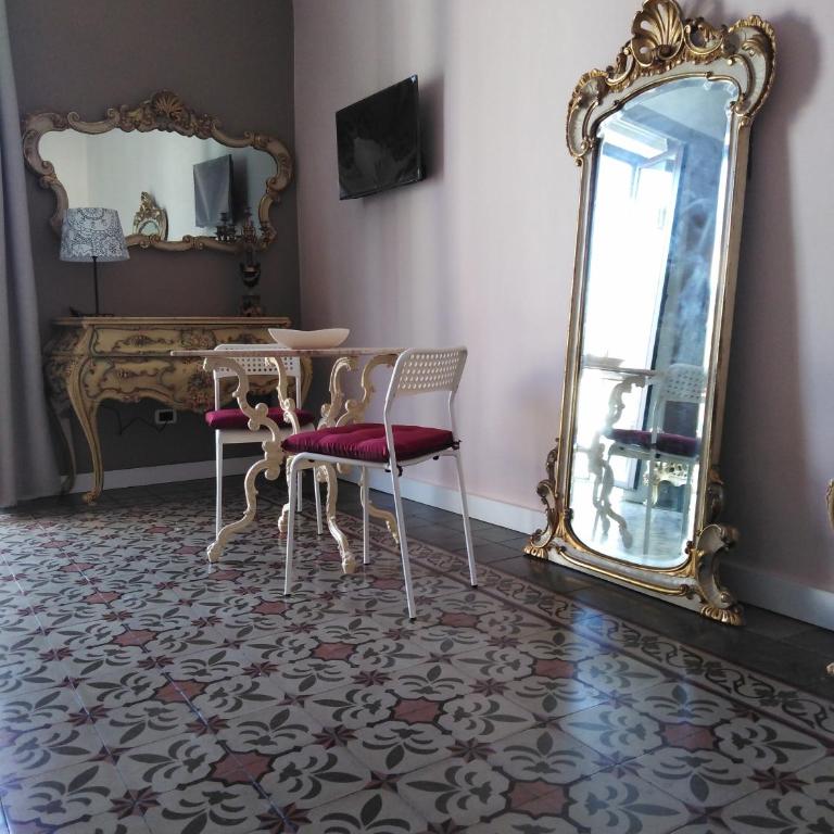 Manzoni Suite Home - Two-Bedroom Apartment with Balcony - 28