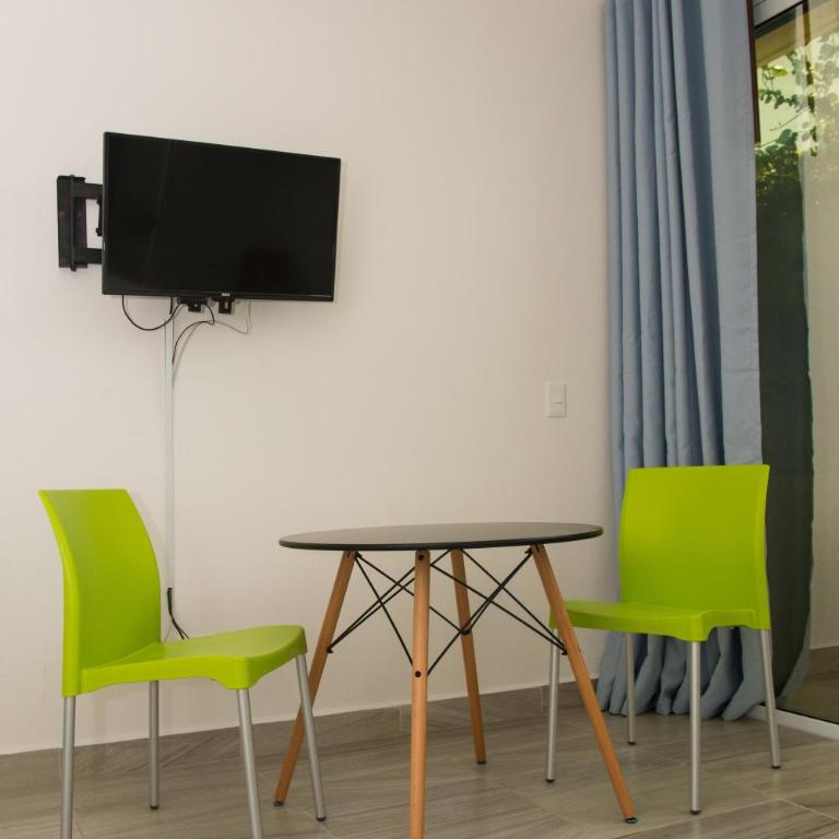 Ocean Zen Suites on 5th Avenue - Adults Only - OZ Business Suite Ground Floor Non Kitchenette - 9