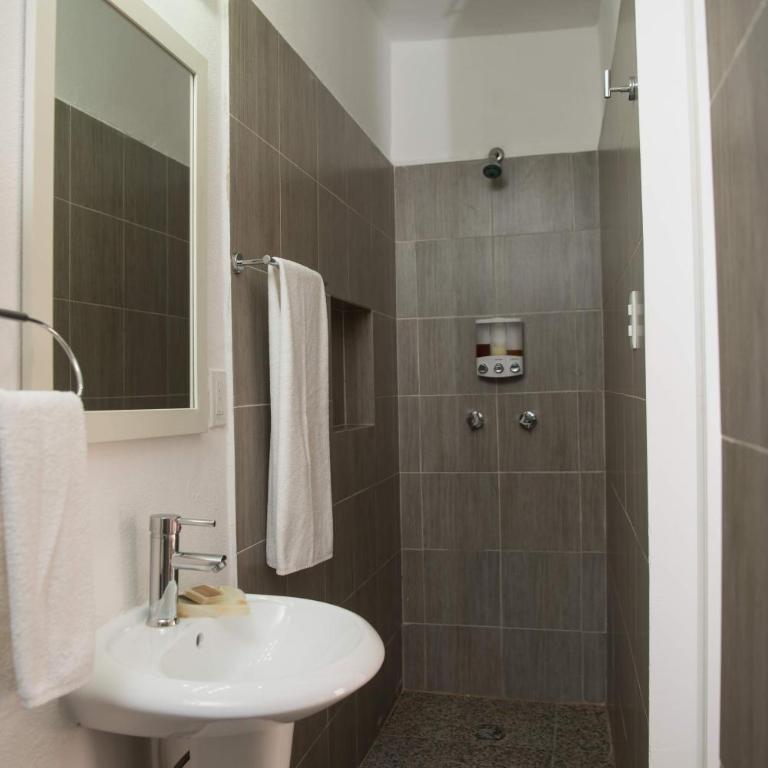 Ocean Zen Suites on 5th Avenue - Adults Only - Honeymoon King Studio with Sofa Bed - 3
