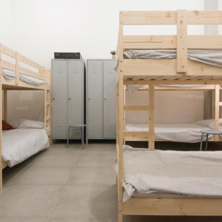Hostelleria - Single Bed in 10-Bed Dormitory Room - 5