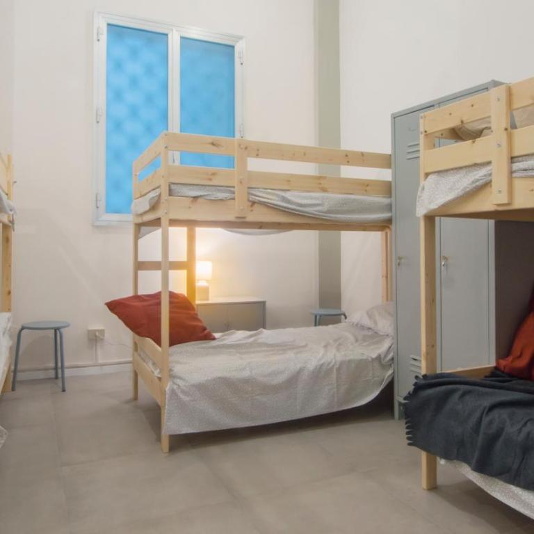 Hostelleria - Single Bed in 10-Bed Dormitory Room - 4