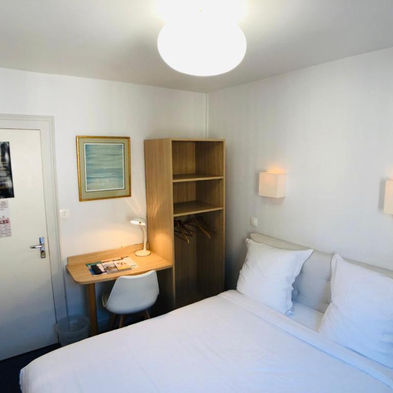 Cit'Hotel Le Volney - Chambre Double Économique - 7