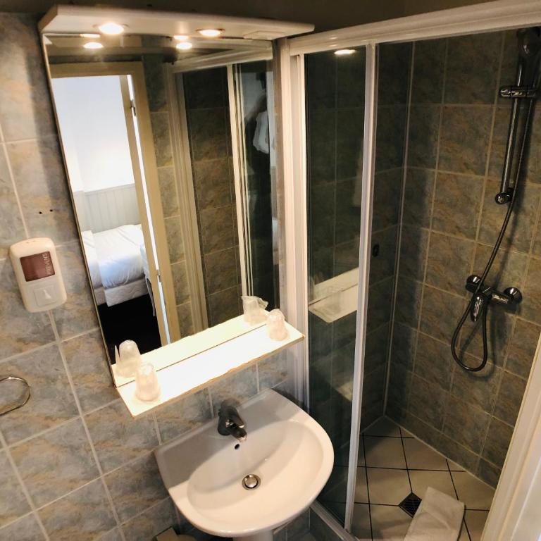 Cit'Hotel Le Volney - Chambre Lits Jumeaux Standard - 2