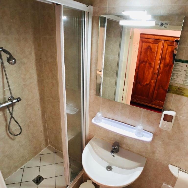 Cit'Hotel Le Volney - Chambre Lits Jumeaux Standard - 7