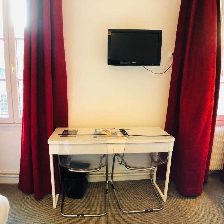 Cit'Hotel Le Volney - Chambre Familiale - 1