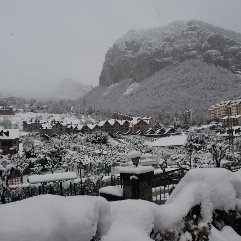 TU APARTAMENTO EN FORMIGAL-PANTICOSA SALLENT-Escarrilla - Apartment - 11