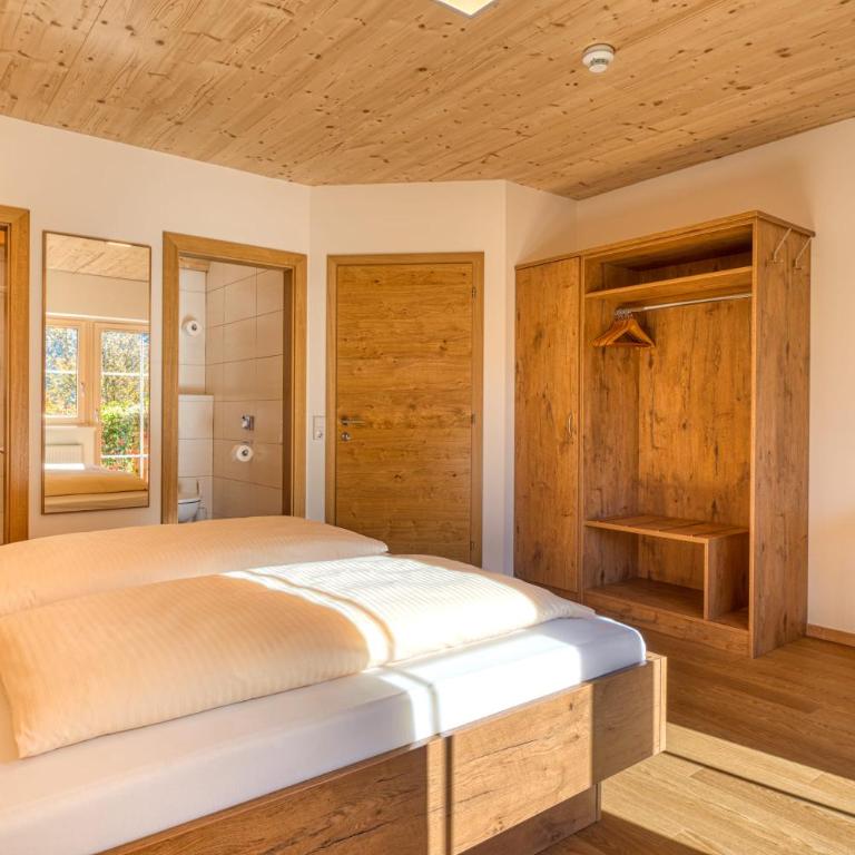 Landhotel Kirchenwirt - Deluxe Double or Twin Room - 4