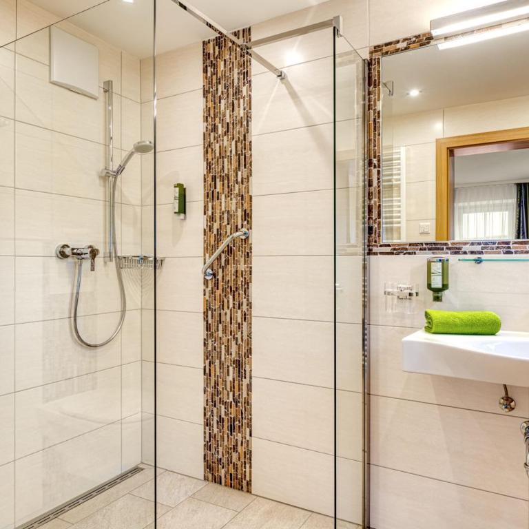 Landhotel Kirchenwirt - Deluxe Double or Twin Room - 5