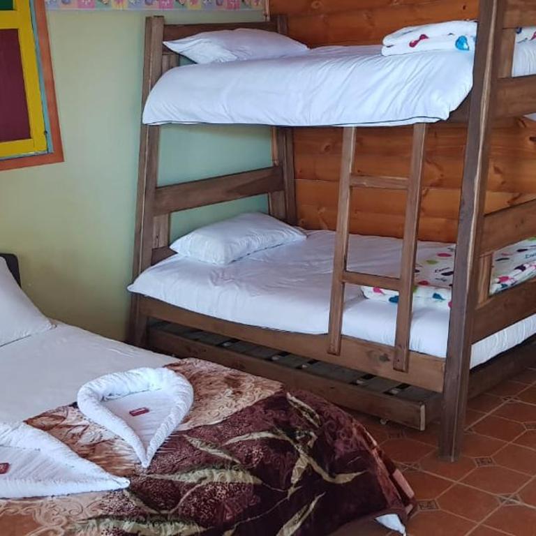 Hotel Rural Granja Agroecoturistica Santa Barbara - Habitación Cuádruple con baño - 3