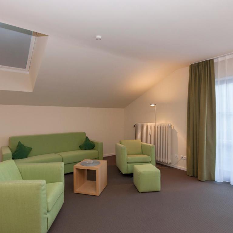 Alpenresidenz Buchenhöhe - Dreibettzimmer - barrierefrei - 4