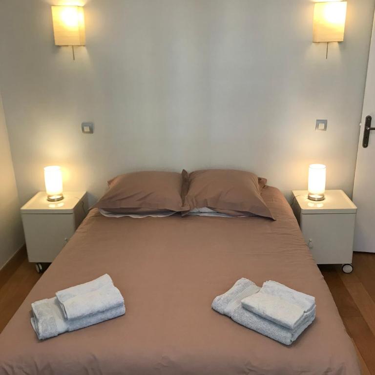 LE ROYAL (3 pièces au centre de DEAUVILLE) - Appartement 2 Chambres - 14