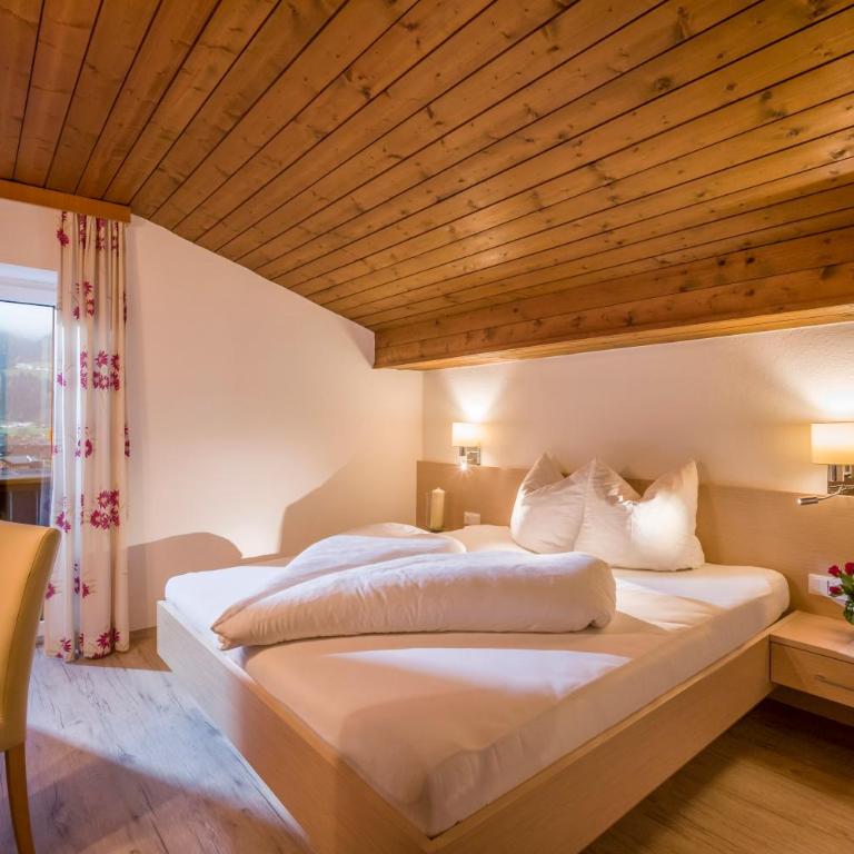 Johannishof - Doppelzimmer mit Gemeinschaftsbad - 2