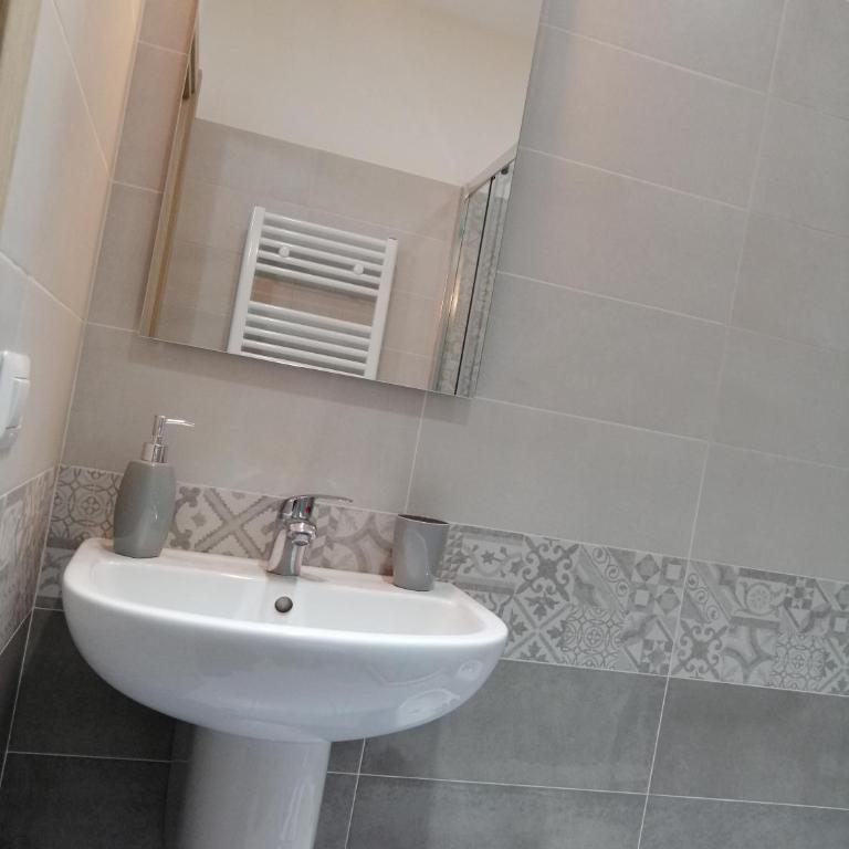 La Strettola - Camera Singola con Bagno Privato - 8