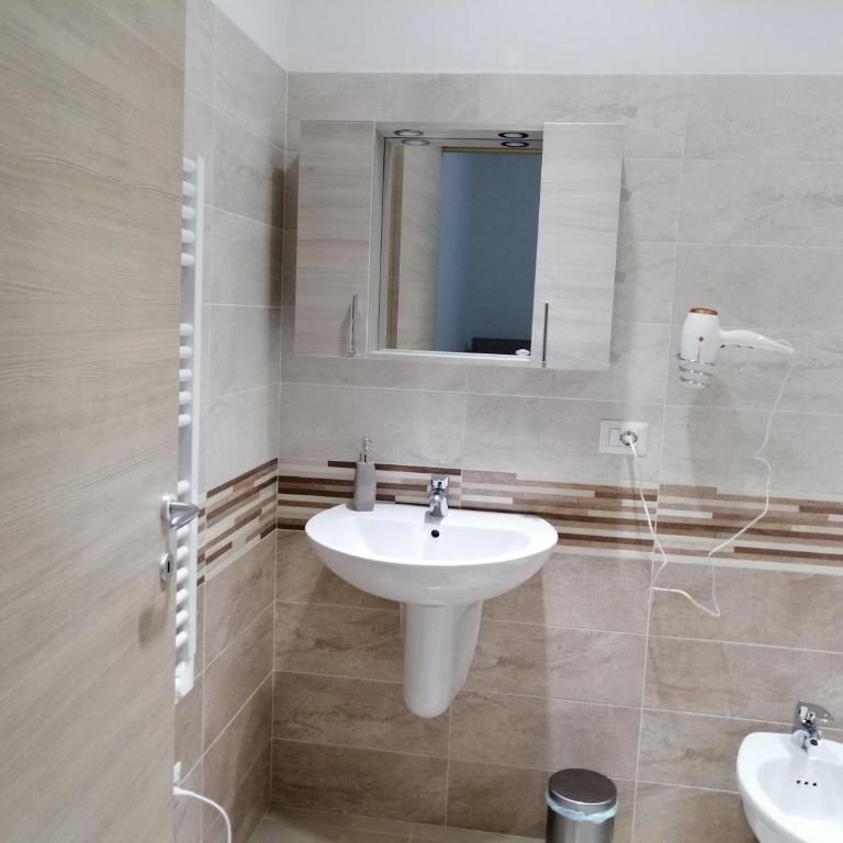La Strettola - Camera Tripla con Bagno Privato - 5