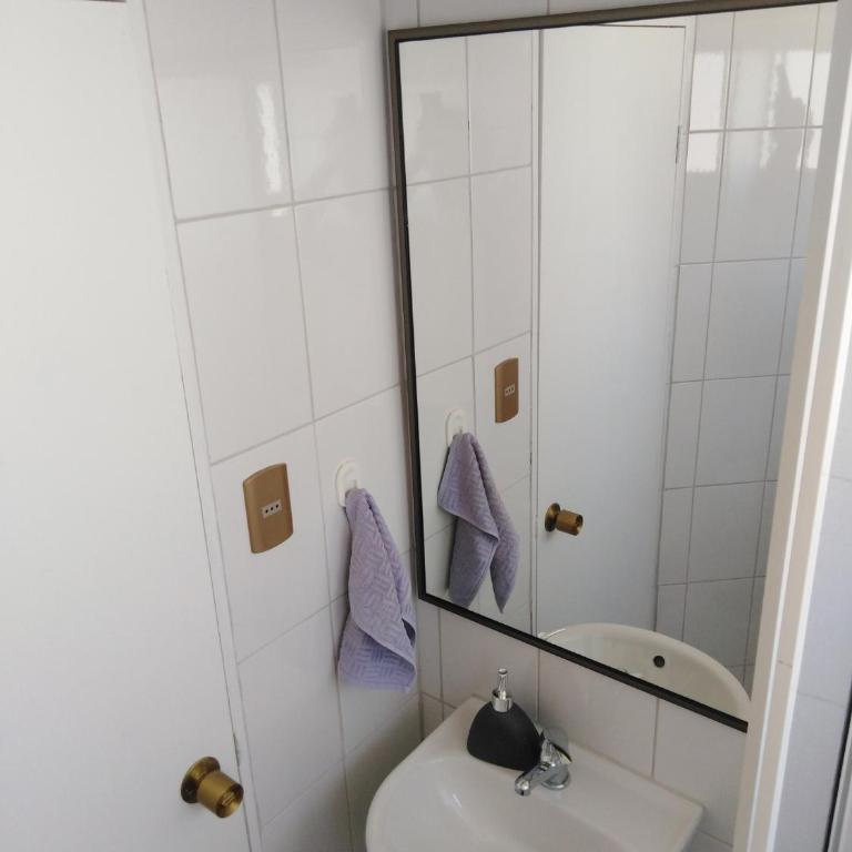 Hostal Boutique F - Habitación Doble Pequeña - 9