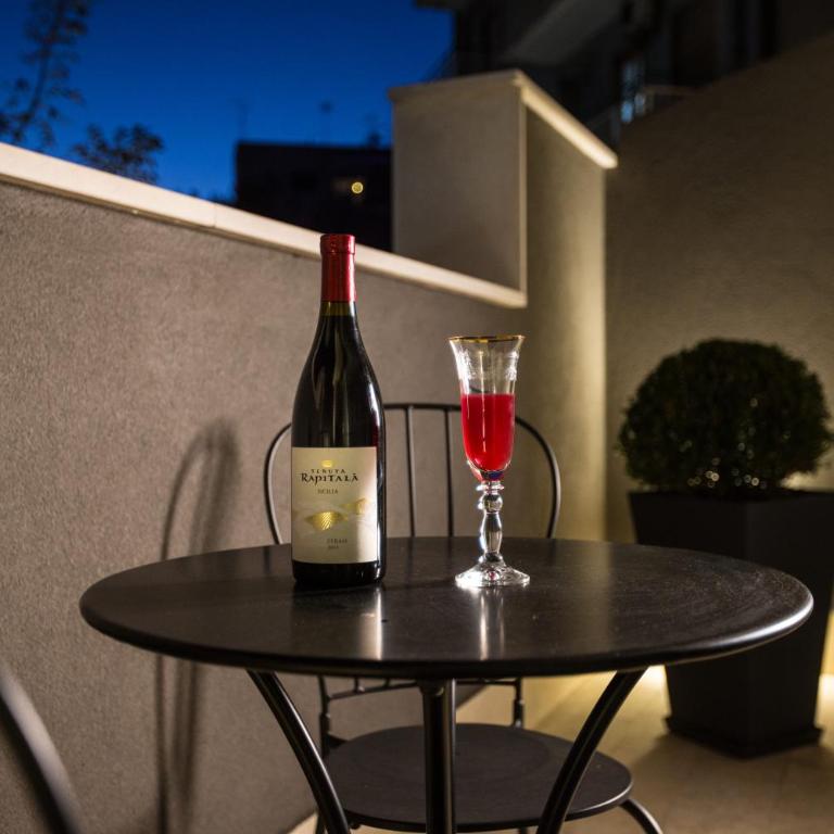 Plebis - B&B in Sicilia nel centro storico di Catania - Junior Suite with Terrace - 4