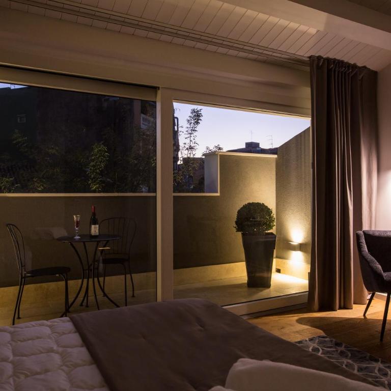 Plebis - B&B in Sicilia nel centro storico di Catania - Junior Suite with Terrace - 1