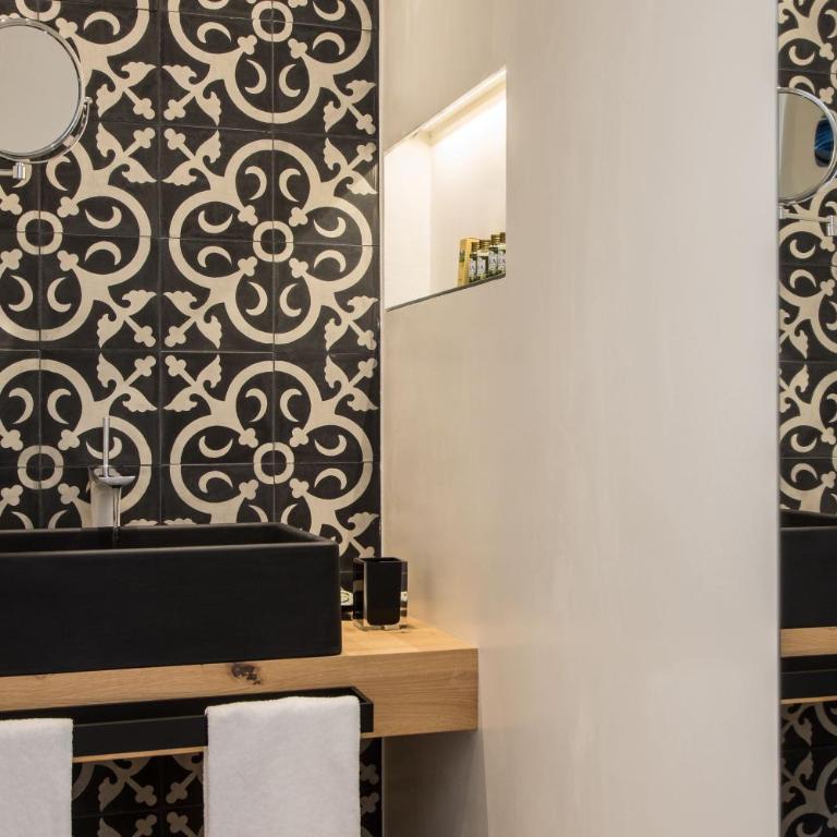Plebis - B&B in Sicilia nel centro storico di Catania - Junior Suite with Terrace - 8