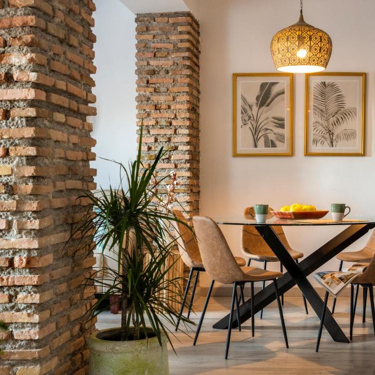 Genteel Home Mano de Hierro - Four Bedroom Apartment with Terrace - 15