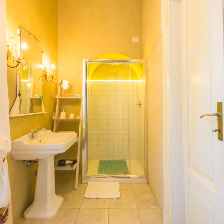 White Lilac Romantic B&B - Adults only - Camera Tripla Superior - 4