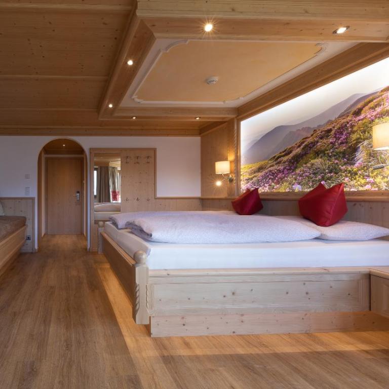 Gasthof Tannen - Alm - Dreibettzimmer mit Balkon - 1