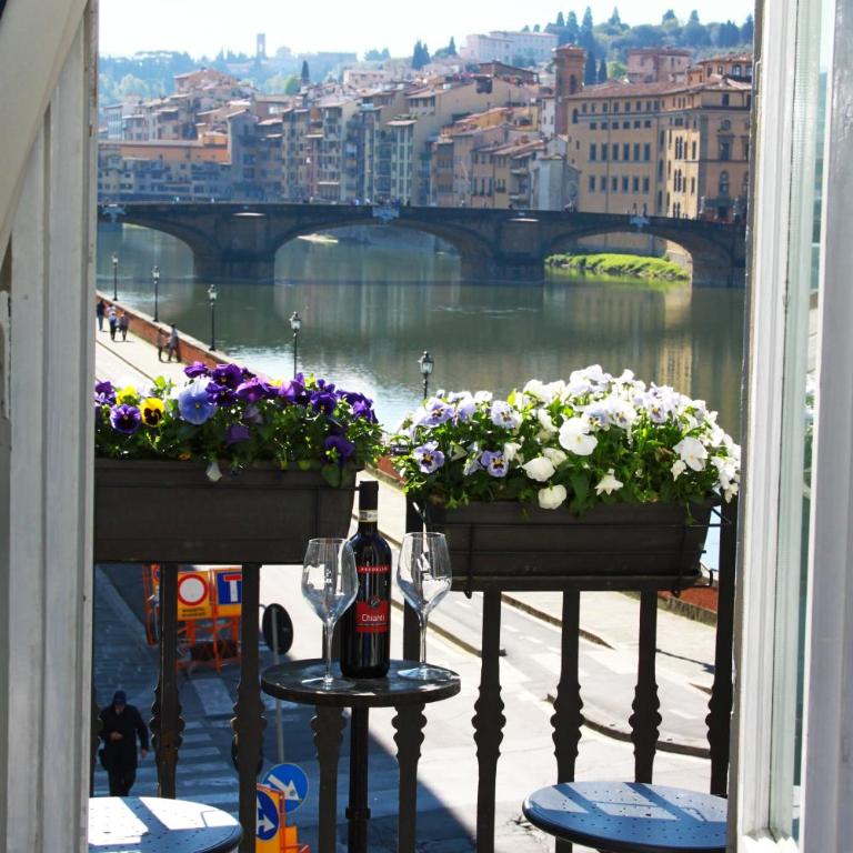 Residenza Vespucci - Camera Luxury Matrimoniale/Doppia con Letti Singoli con Balcone e Vista Fiume - 24