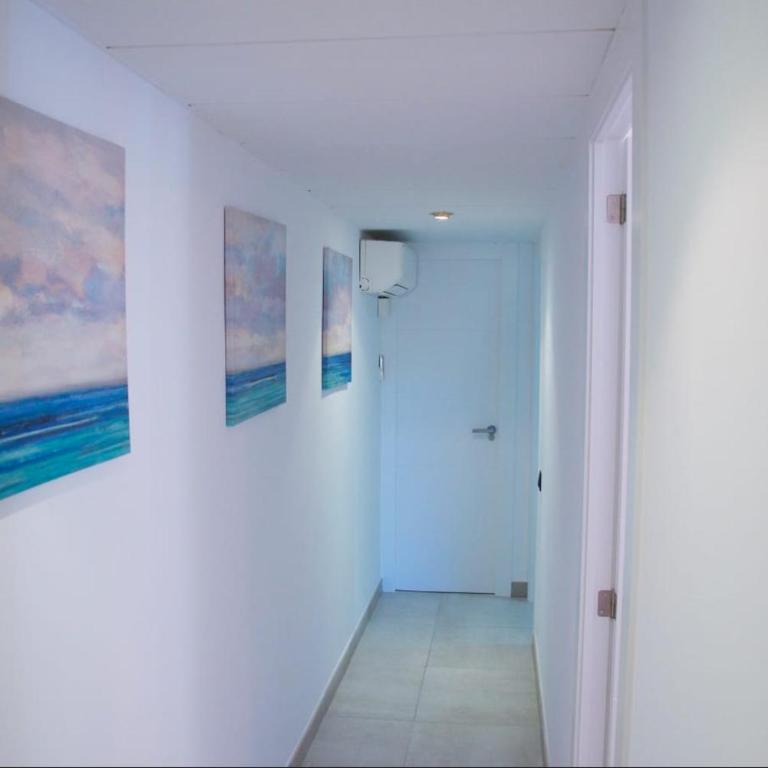 Apartment Sagrera - Three-Bedroom Apartment - 11