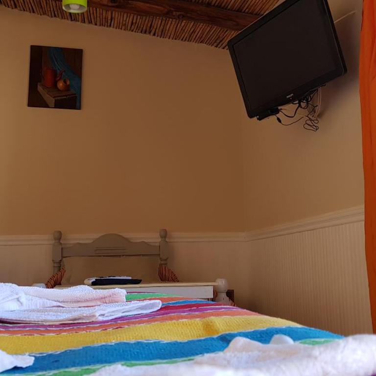 Hostal Asqui Pacha - Habitación Familiar con baño privado - 4