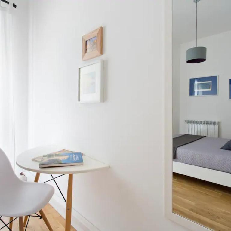 BB4U Apartments - Appartamento con Balcone - 11