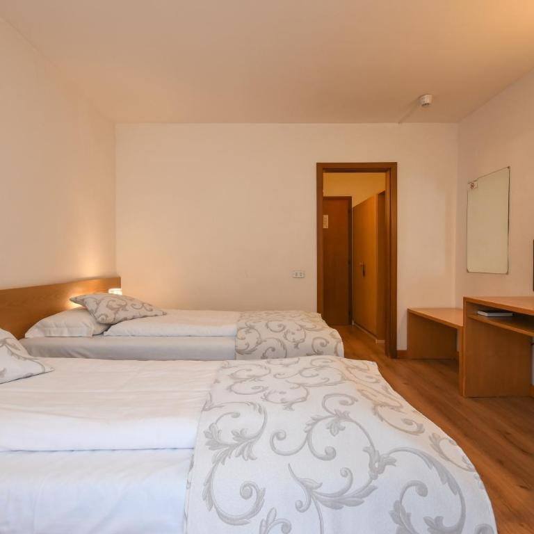 Bepy Hotel Garni - Camera Tripla - 1