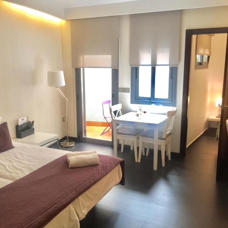 Barcelona Fifteen central Aparthotel - One-Bedroom Apartment - 9