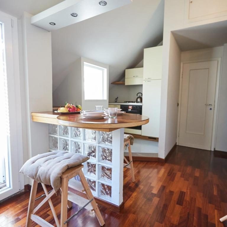 GuestHost - Studio con Balcone per 2 persone - Appartamento con Balcone - 9