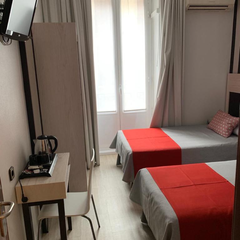 Hostal Castilla I Atocha - Habitación Doble - 2 camas - 7