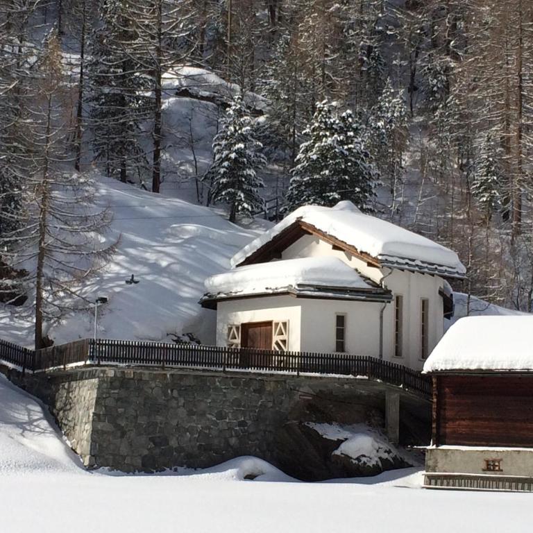 B&B Haus Granit Saas Grund - Familienzimmer mit Bergblick - 5