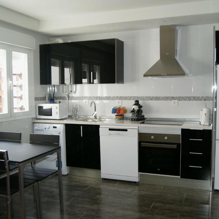 Cálfred Zona comercial - Apartamento de 3 dormitorios - 1