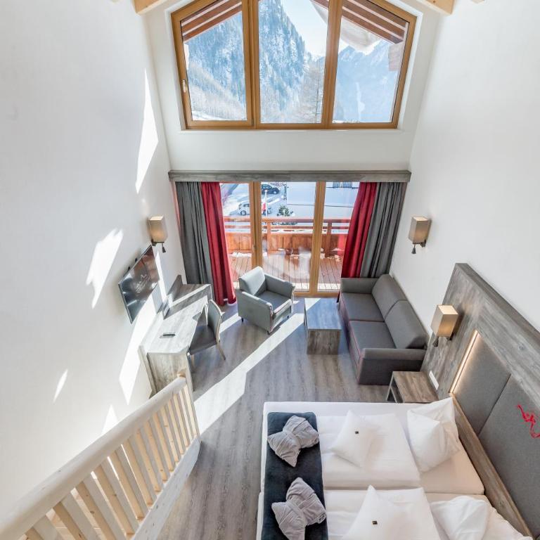 HOTEL Burgstein alpin & lifestyle - Familienzimmer mit Balkon - 2