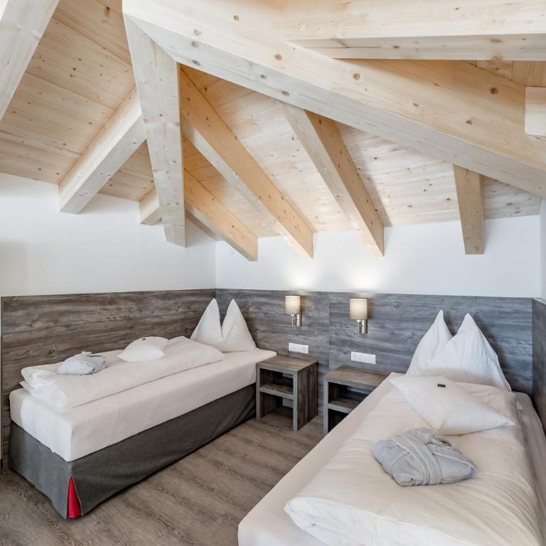HOTEL Burgstein alpin & lifestyle - Familienzimmer mit Balkon - 4