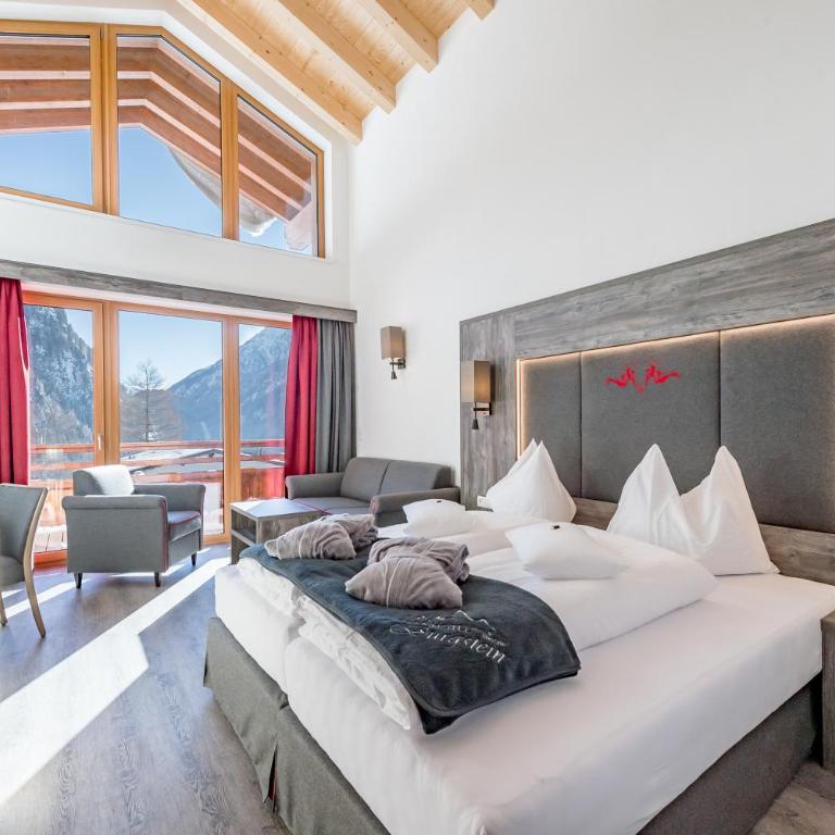 HOTEL Burgstein alpin & lifestyle - Familienzimmer mit Balkon - 7