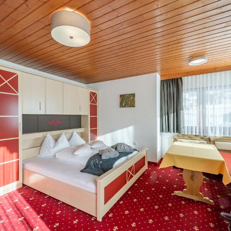 HOTEL Burgstein alpin & lifestyle - Suite mit Bergblick - 1